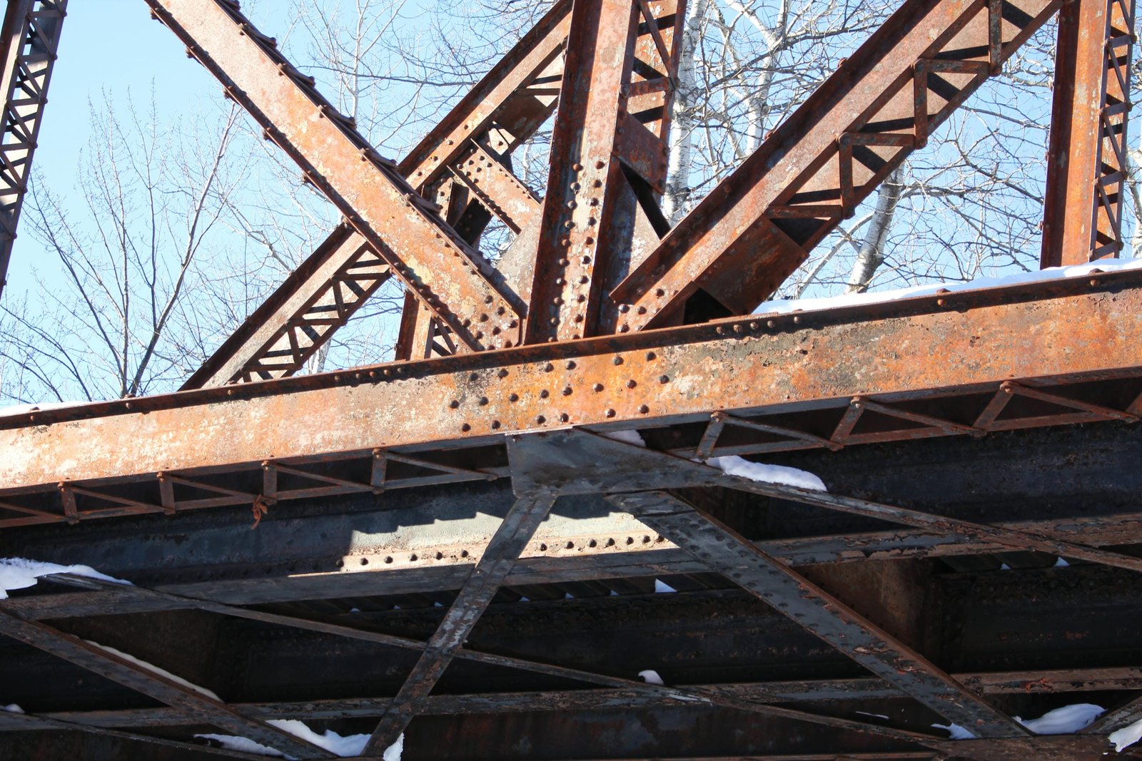 Lower connection